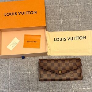 Authentic Louis Vuitton Damier Sarah Wallet